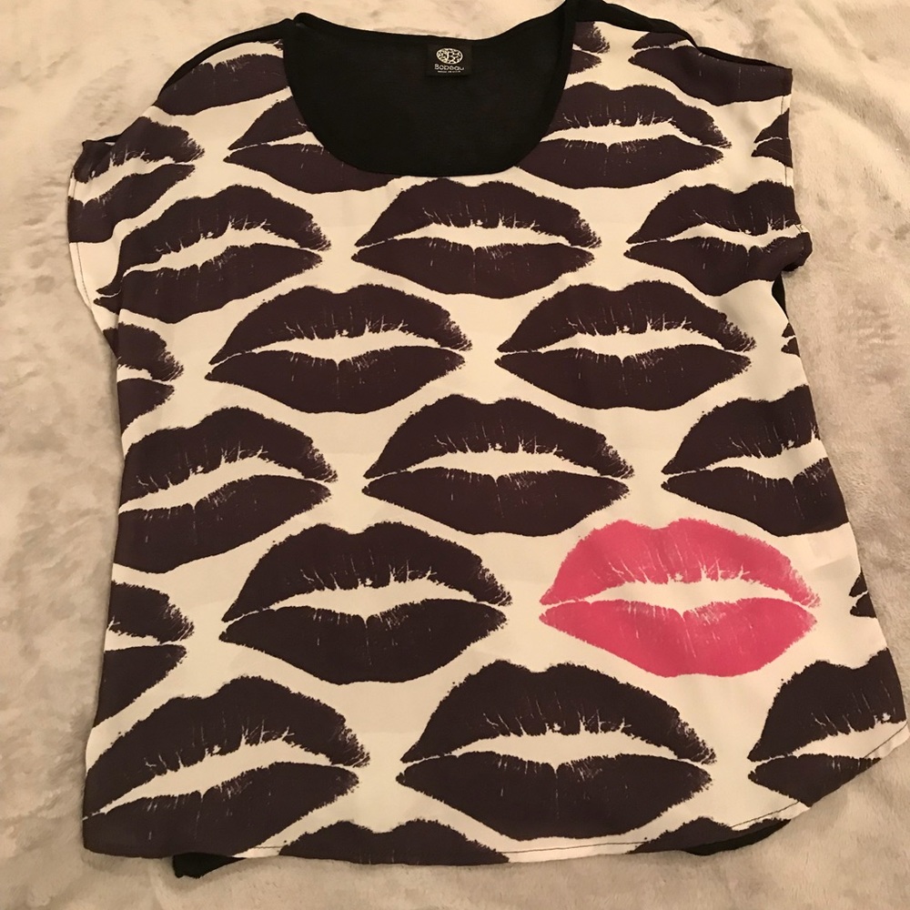 Adorable Bobeau sheer top